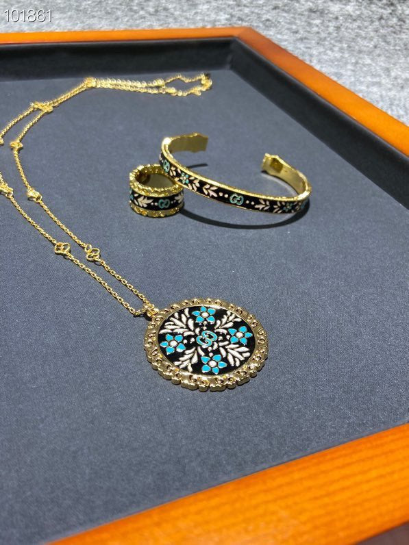 18K Double Gucci Iconic Floral Pendant Necklace