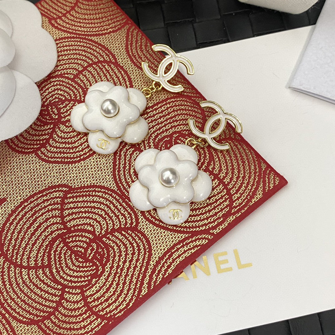 18K  Chanel Flower Pearl Earrings
