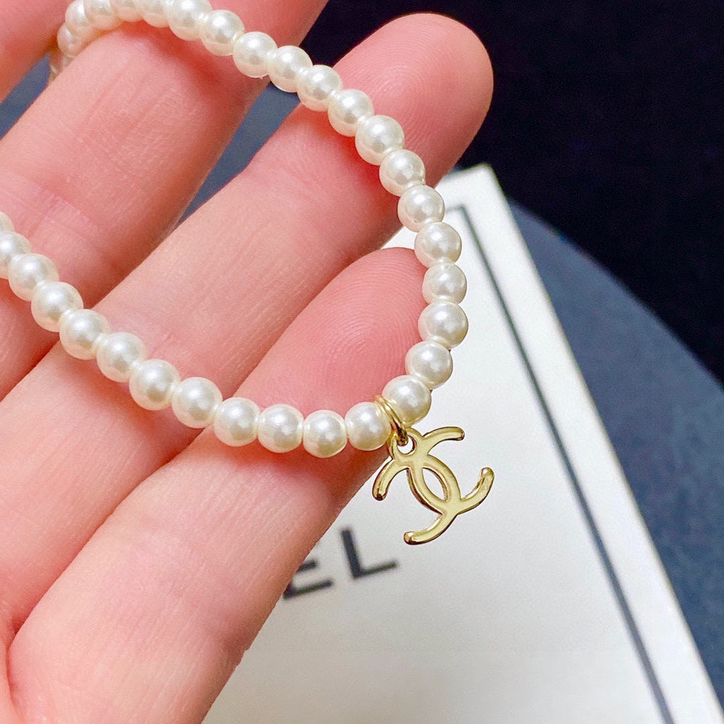 18K  Chanel Pearls Choker Necklace