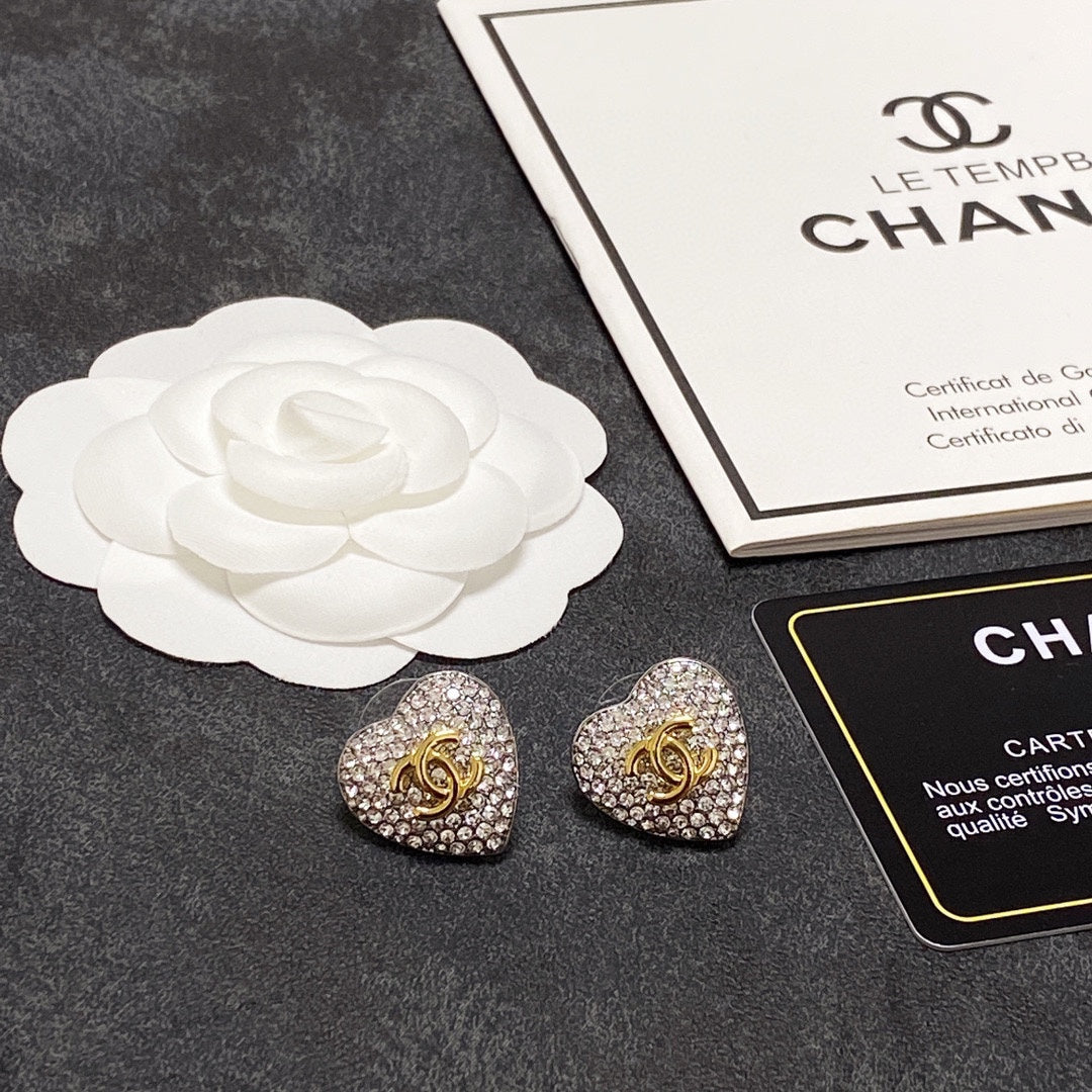 18K  Chanel Heart Diamonds Earrings